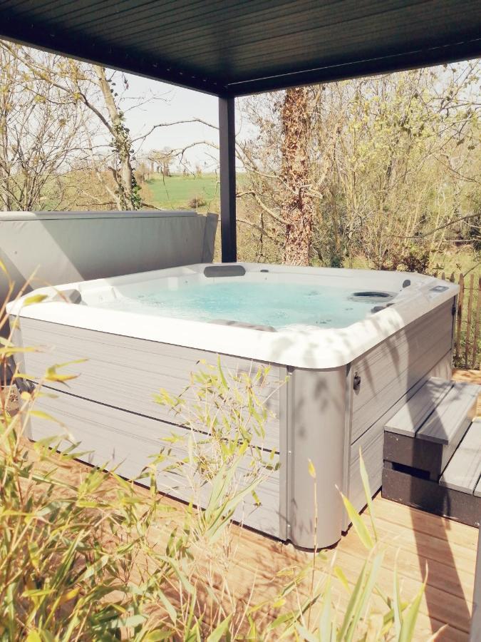 Le Domaine De Pivette Chambre Climatisee Et Insolite Avec Terrasse Privative Avranches Exterior foto